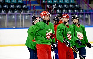 Хоккеисты школы Пинских Ястребов в составе сборной Беларуси U16